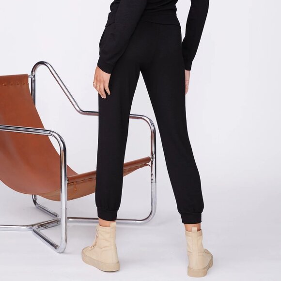 Monrow Black Super Soft Jogger Sweatpants Size Medium Midrise Cozy Loungewear - Picture 3 of 11